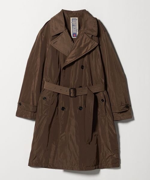 ナイロンのトレンチコート