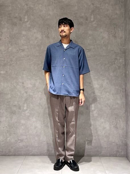 半袖シャツ×センタープレスパンツのコーデ