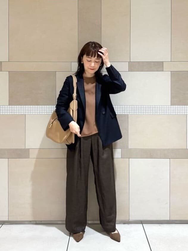 ダブルジャケット×タックパンツのコーデ