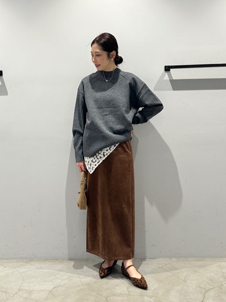 ニット×Iラインスカートのコーデ