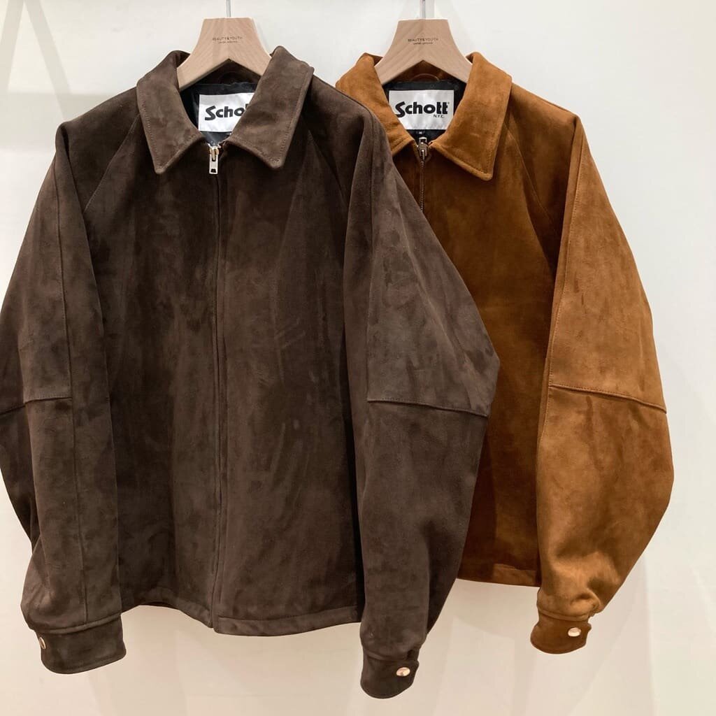 セットアップを着た男性