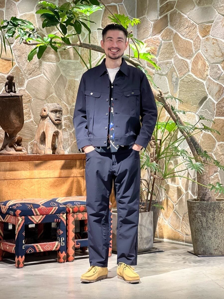 シューズを差し色にしたセットアップコーデ