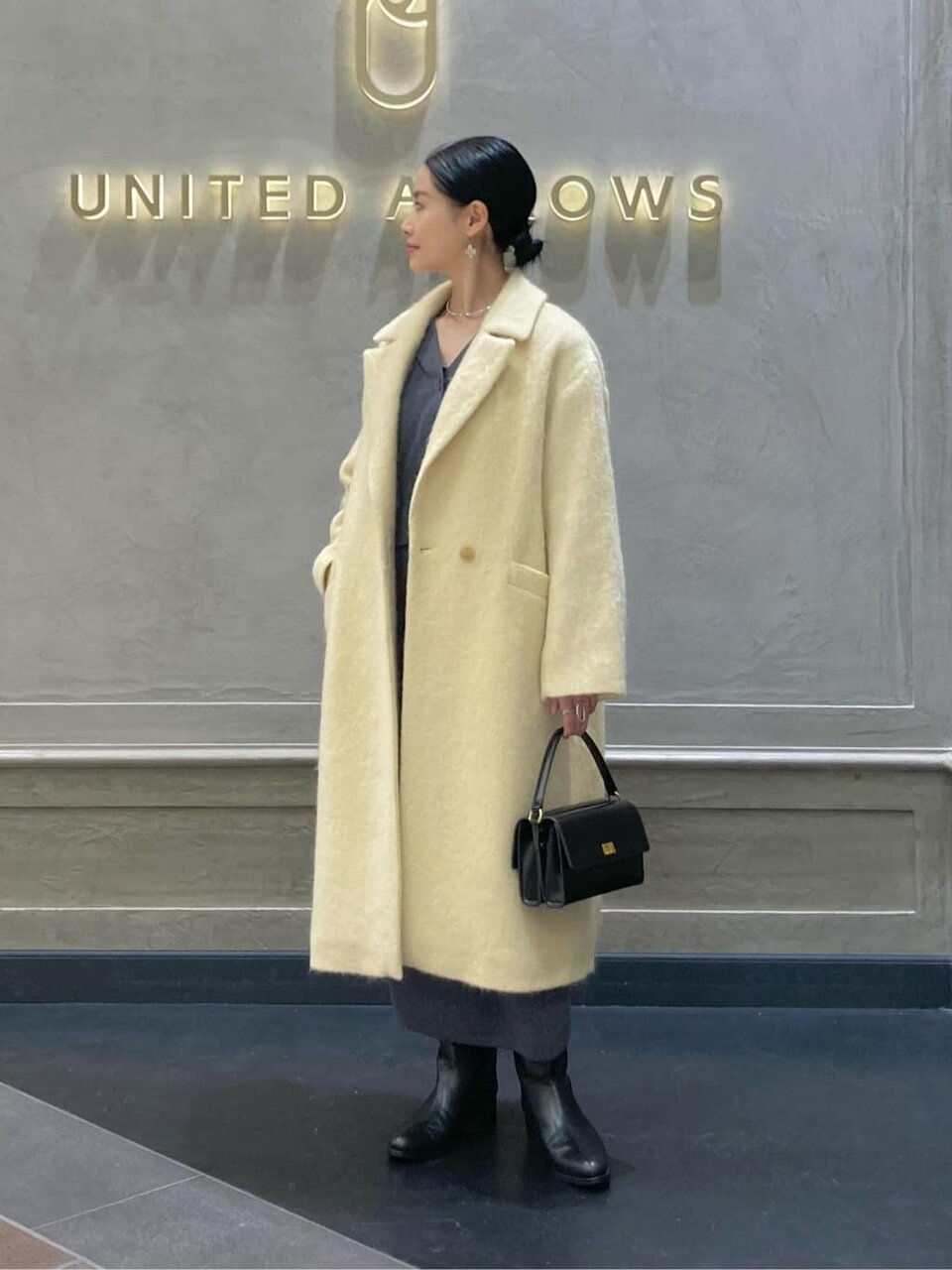 ニットとタイトスカートの40代秋コーデ