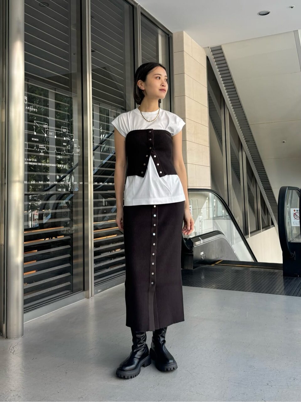 ジャケットとタイトスカートの30代春コーデ