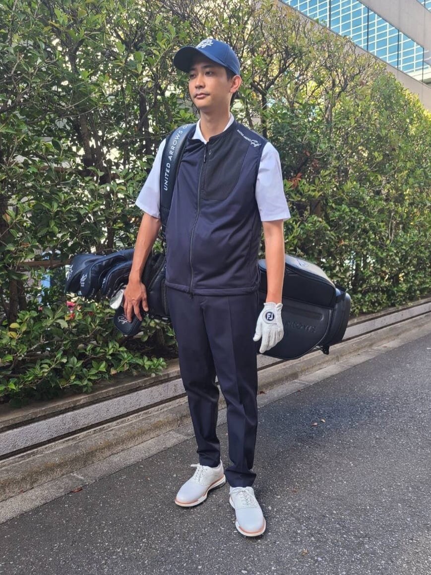 ポロシャツ×ベストのゴルフウェア