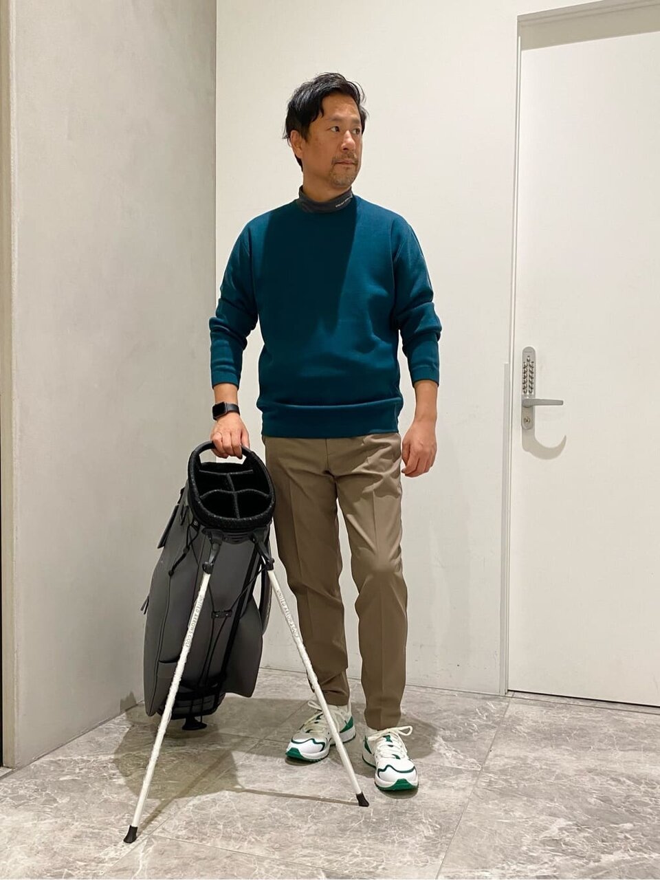 ケリーのセーターのゴルフウェア