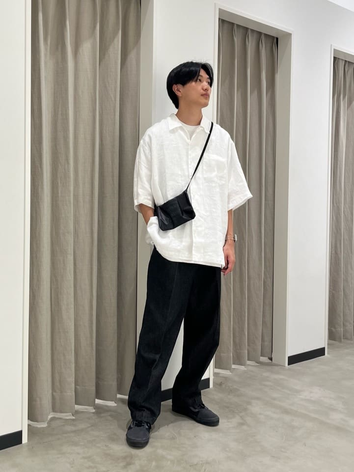 リネンシャツのコーデ