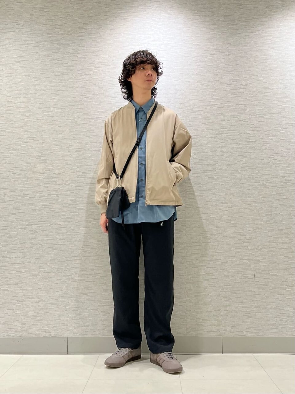 シャツ×ブルゾンのコーデ