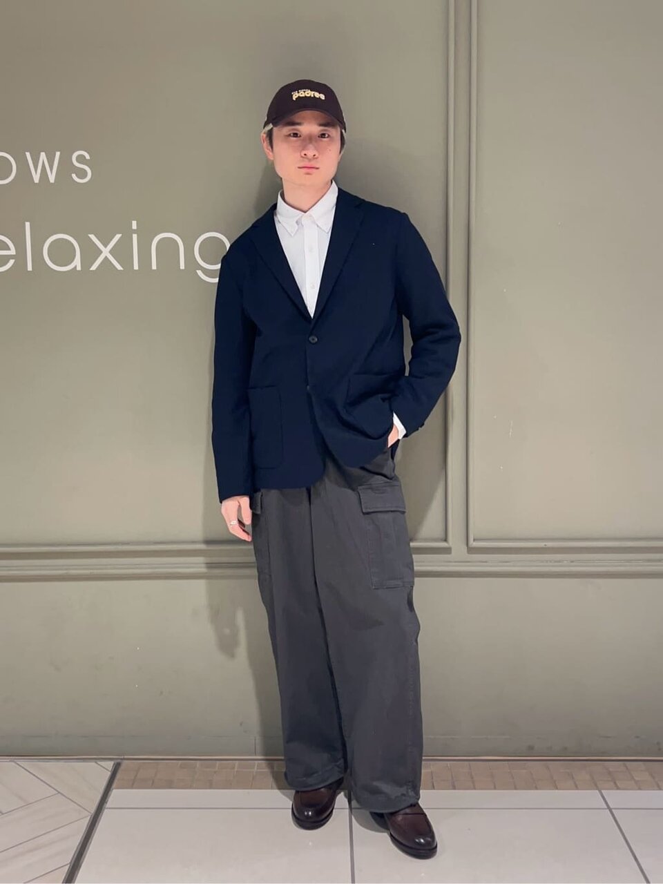 シャツ×テーラードジャケットのコーデ