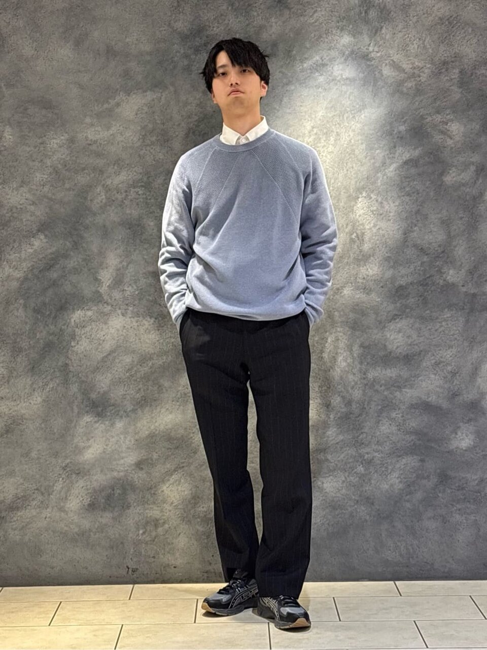 シャツ×ニットのコーデ