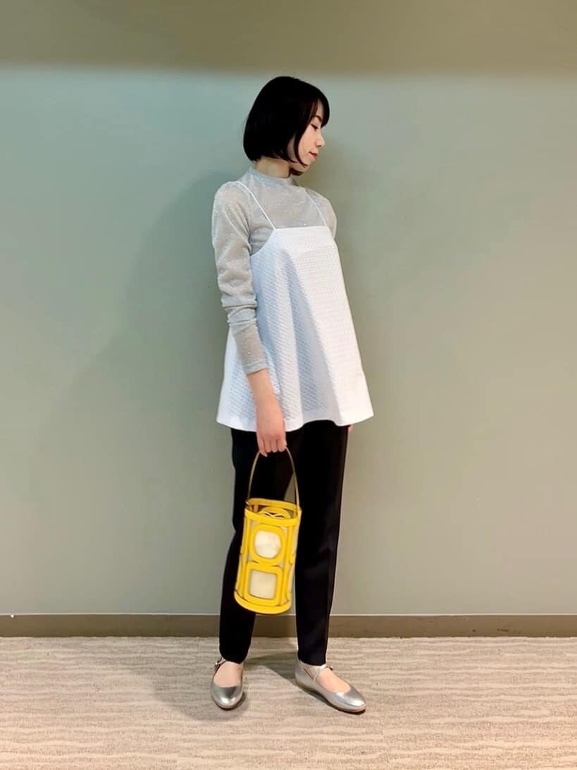 シアーカットソー×キャミソールのコーデ