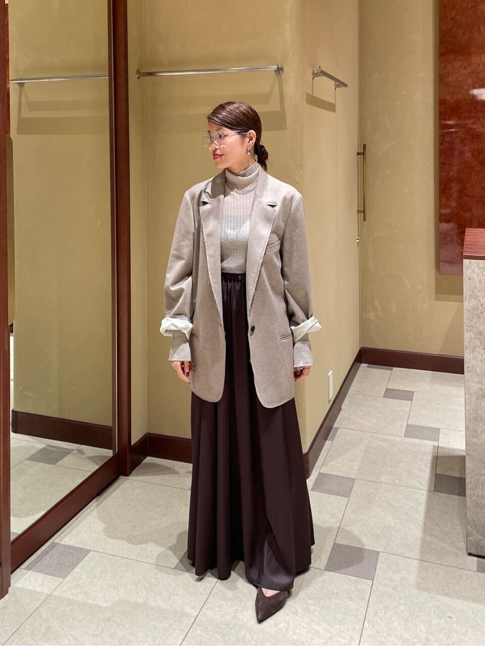 タートルネックニットを使ったオフィスカジュアルコーデ