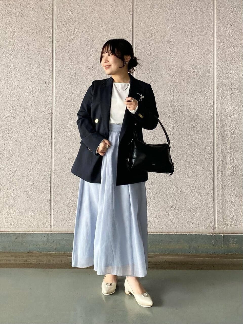 ギャザースカートを使ったオフィスカジュアルコーデ