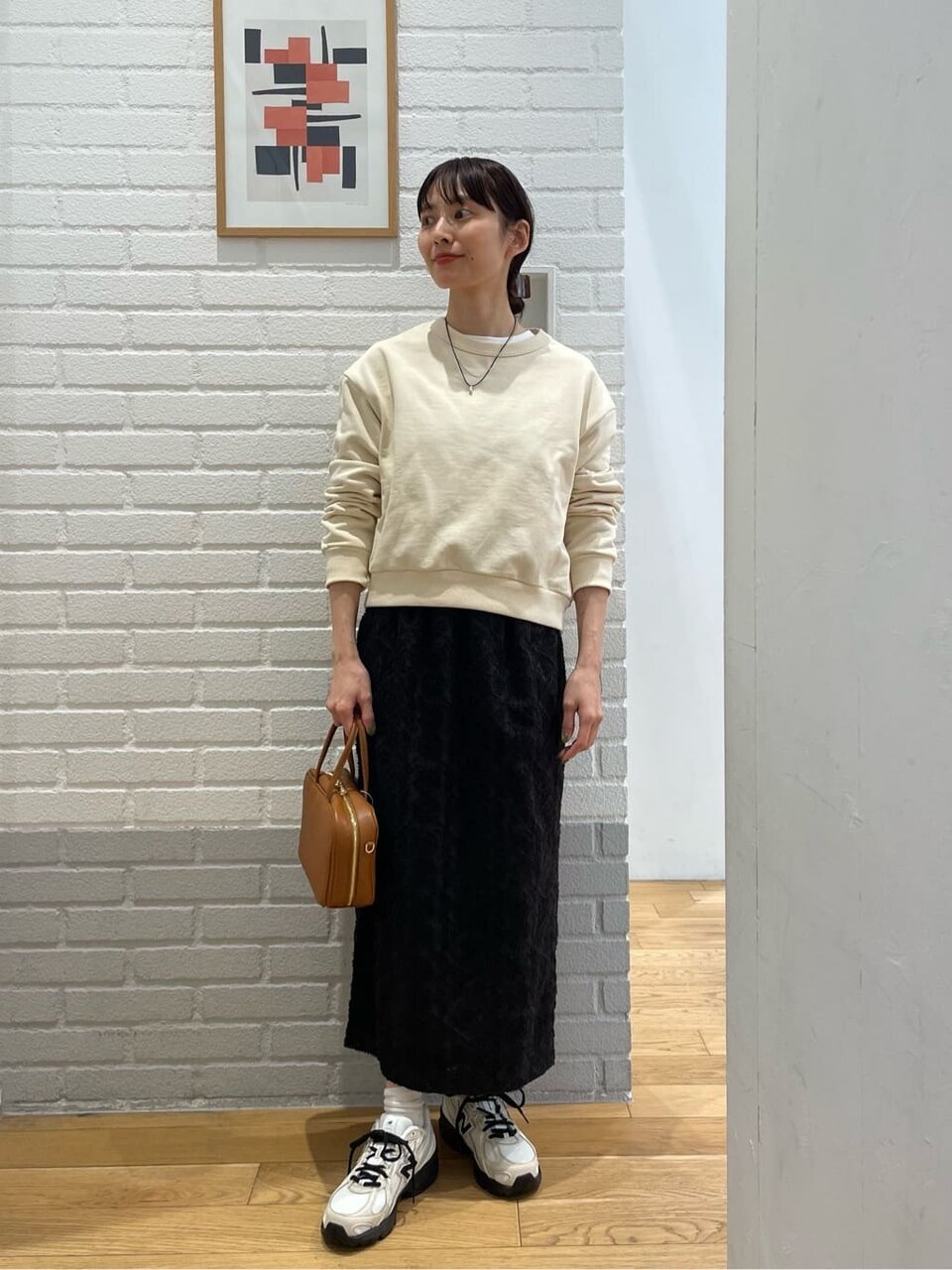 スウェットとタイトスカートのコーデ