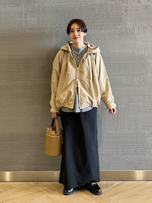 ブルゾンとタイトスカートの50代春コーデ