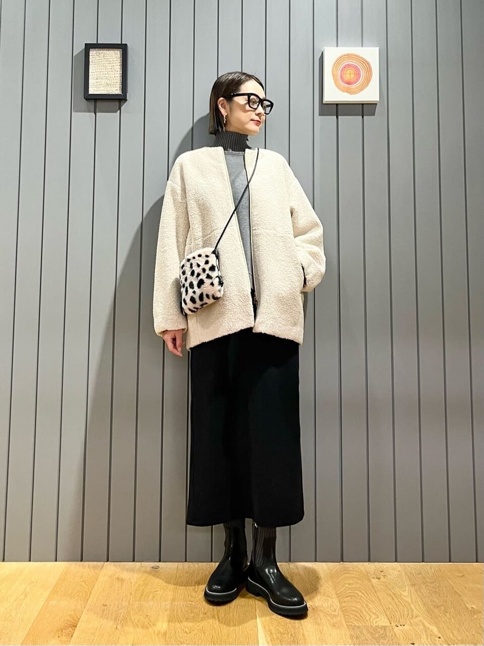 ブルゾンとタイトスカートの50代秋コーデ