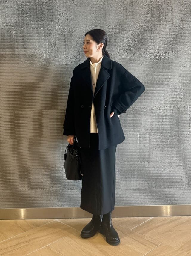 コートとタイトスカートの50代冬コーデ