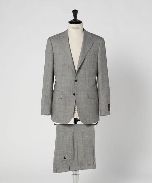 ライトグレーのスーツのトルソー