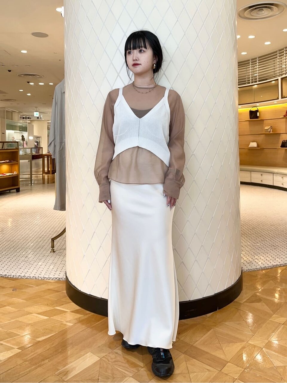 オーガンジーブラウス×マーメイドスカートのコーデ