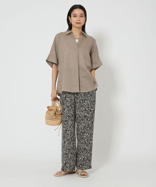 フレンチリネンのシャツを使った25度の服装