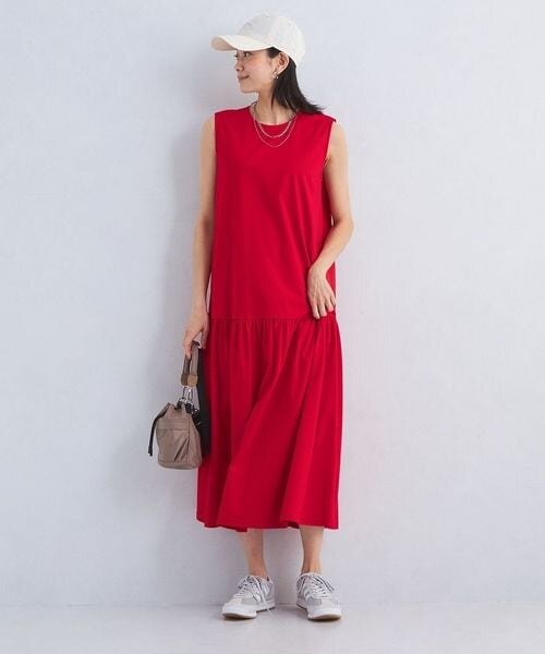 キャップで日焼け対策をした25度の服装