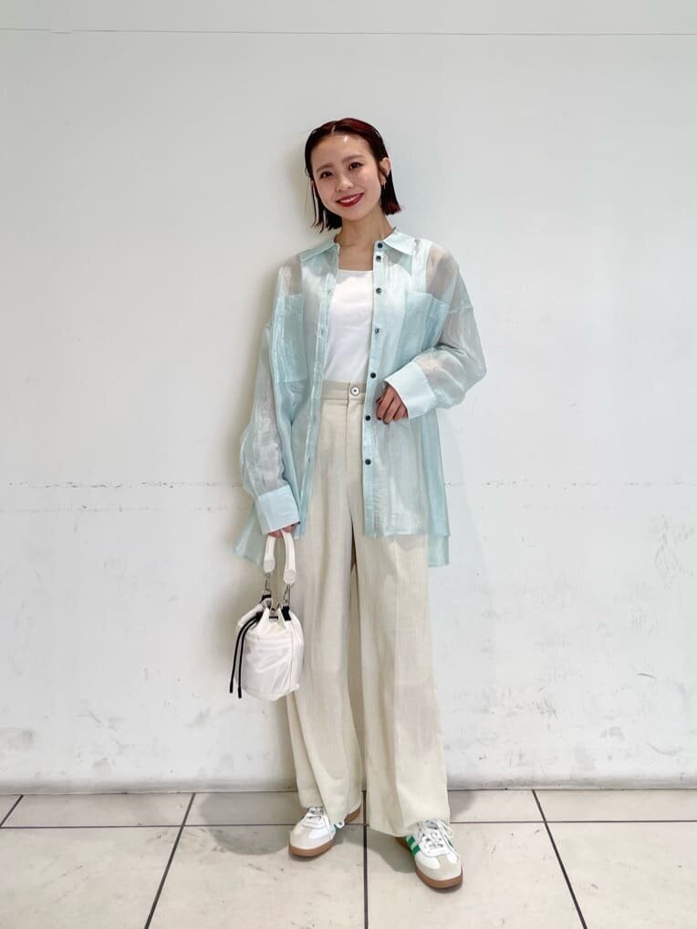 シャツとワイドパンツの最高気温27度コーデ