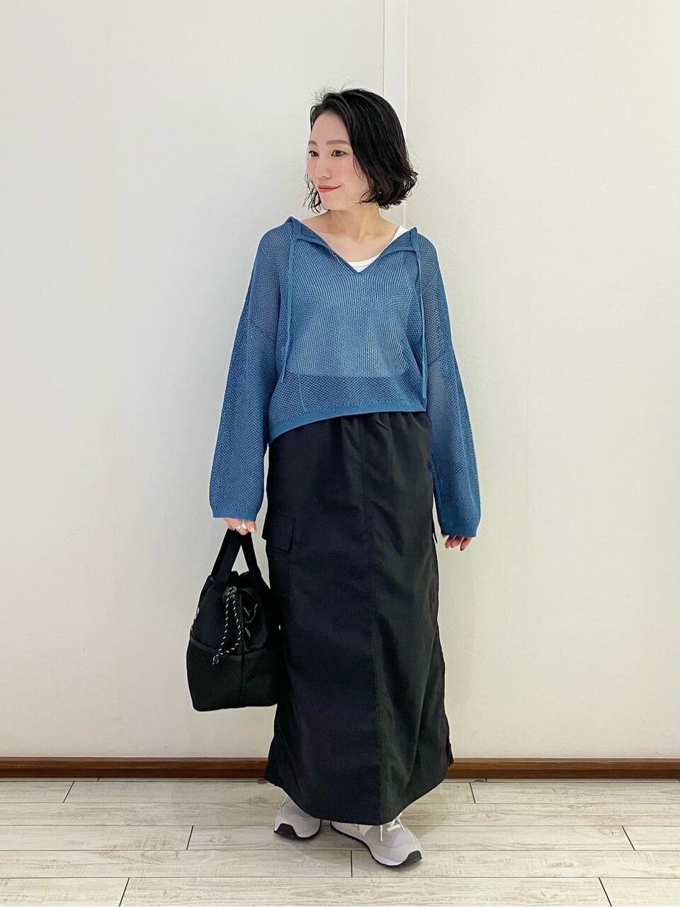 タンクトップとメッシュトップスのコーデ