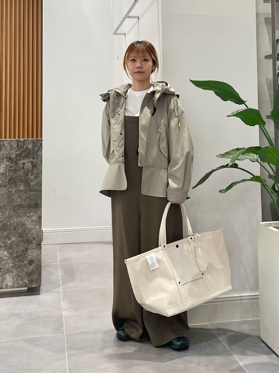 サロペット×モッズブルゾンのコーデ