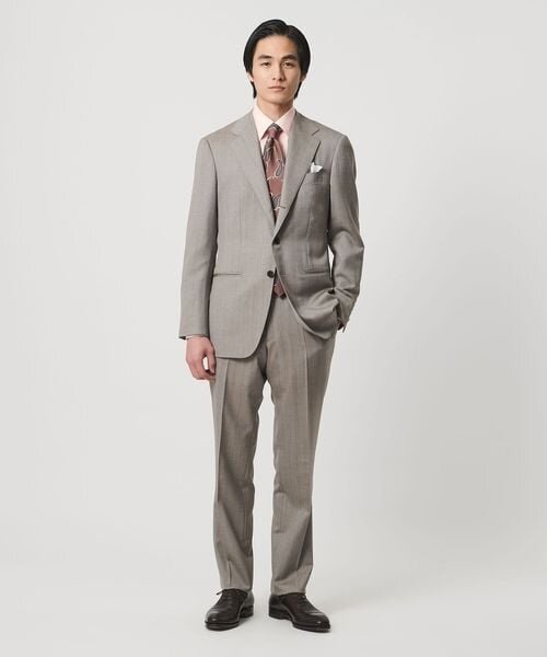 ライトグレーのスーツのトルソー
