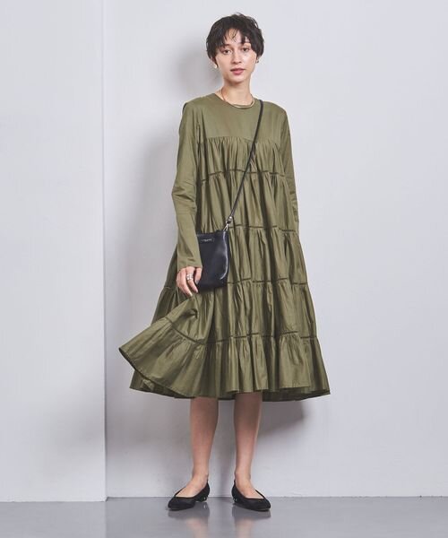 ワンピースを着た女性