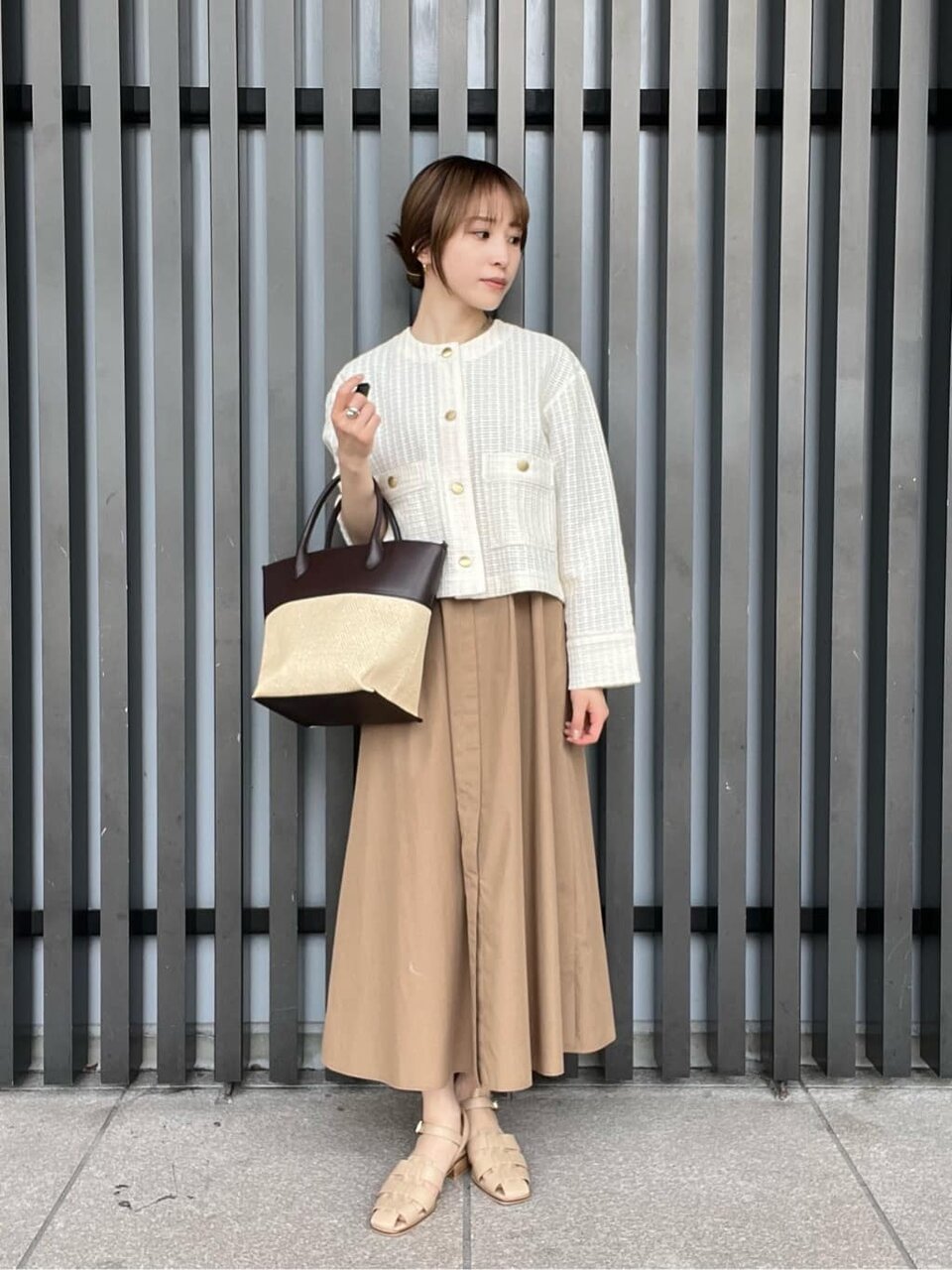 ジャケットを着た女性