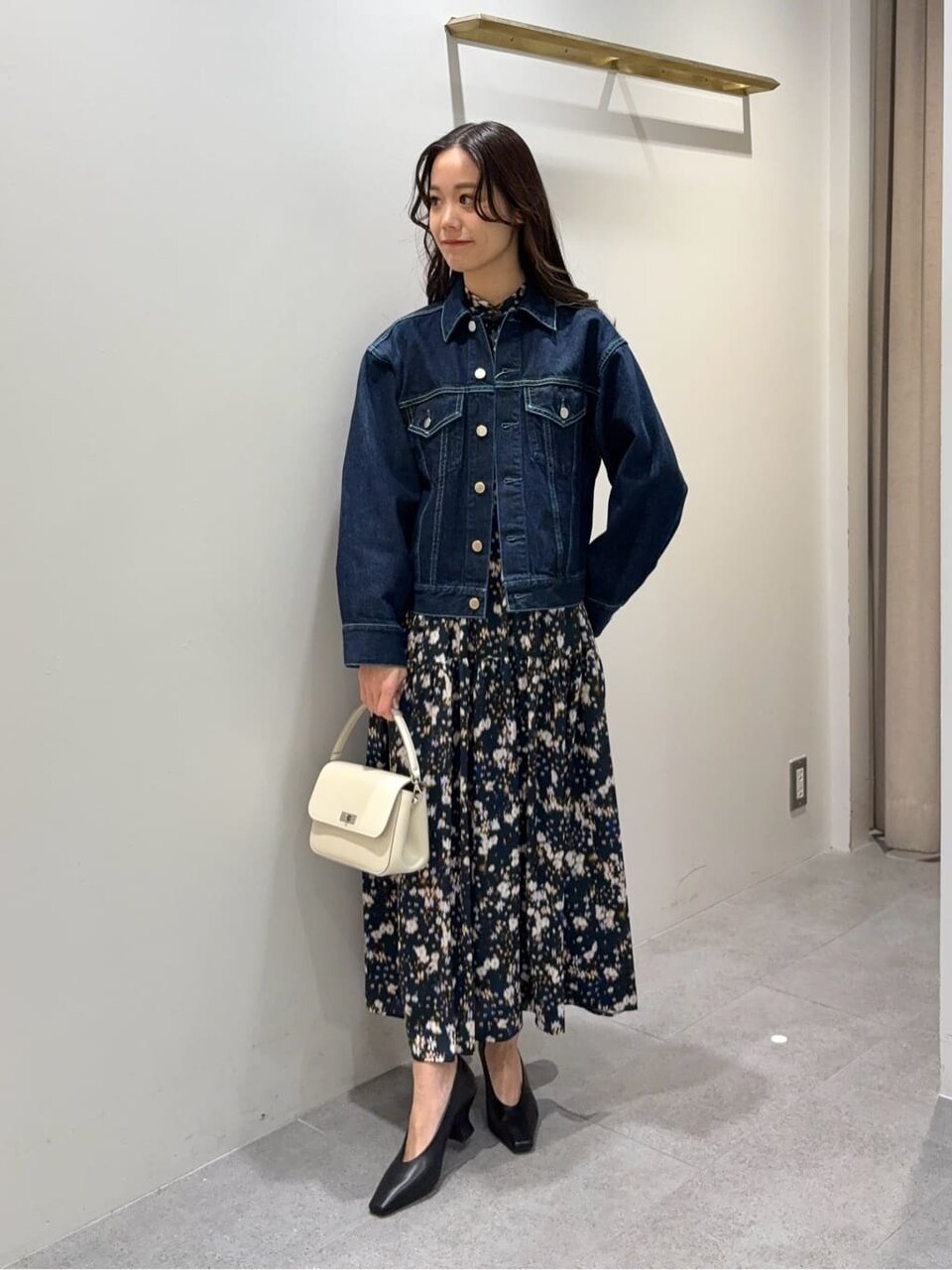 ワンピースを着た女性