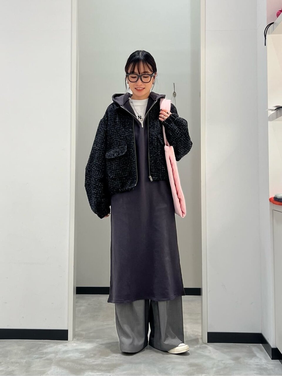 ワンピースを着た女性