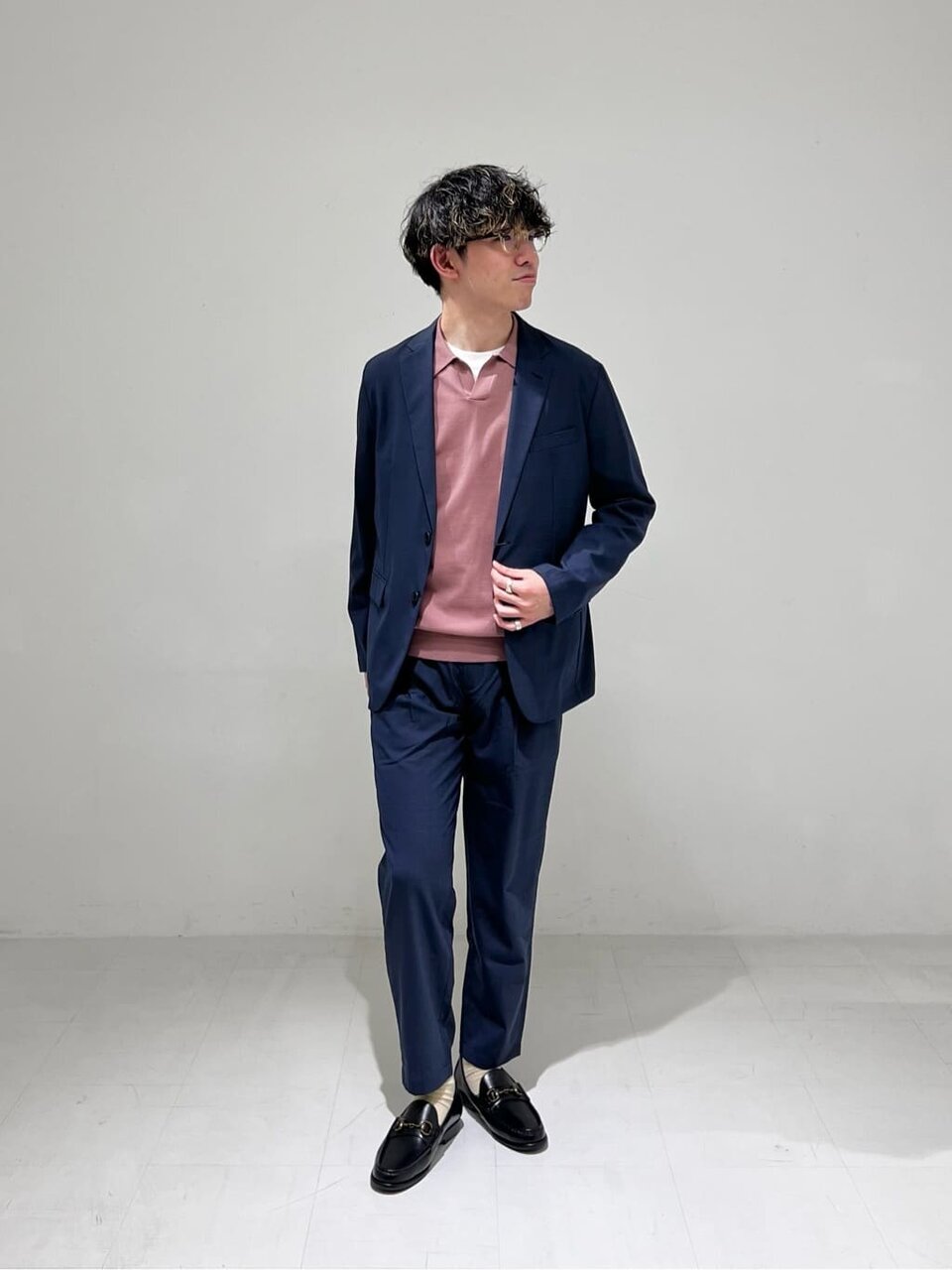 ジャケット×スキッパーニットのオフィスコーデ