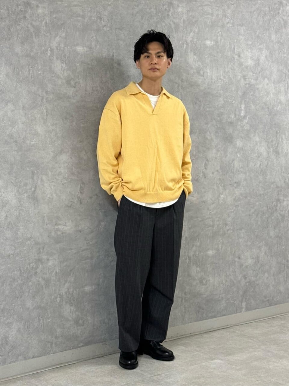 スキッパーポロシャツ×カットソーの休日カジュアルコーデ