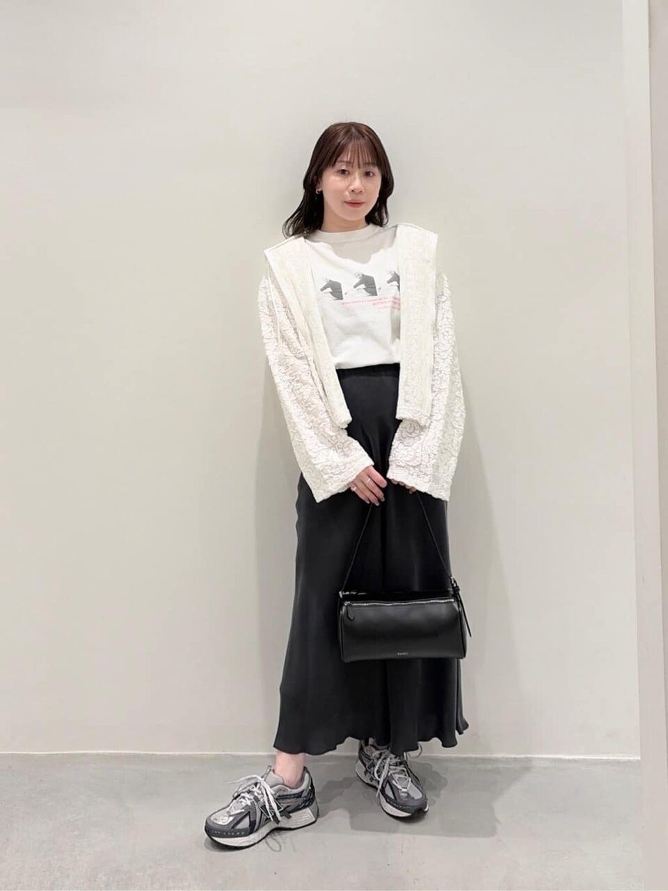 フーディー×マーメイドスカートのコーデ