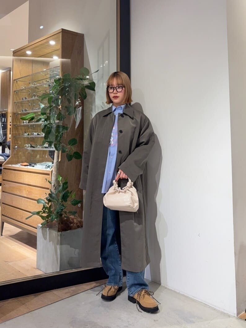 ストライプシャツ×ロングコート