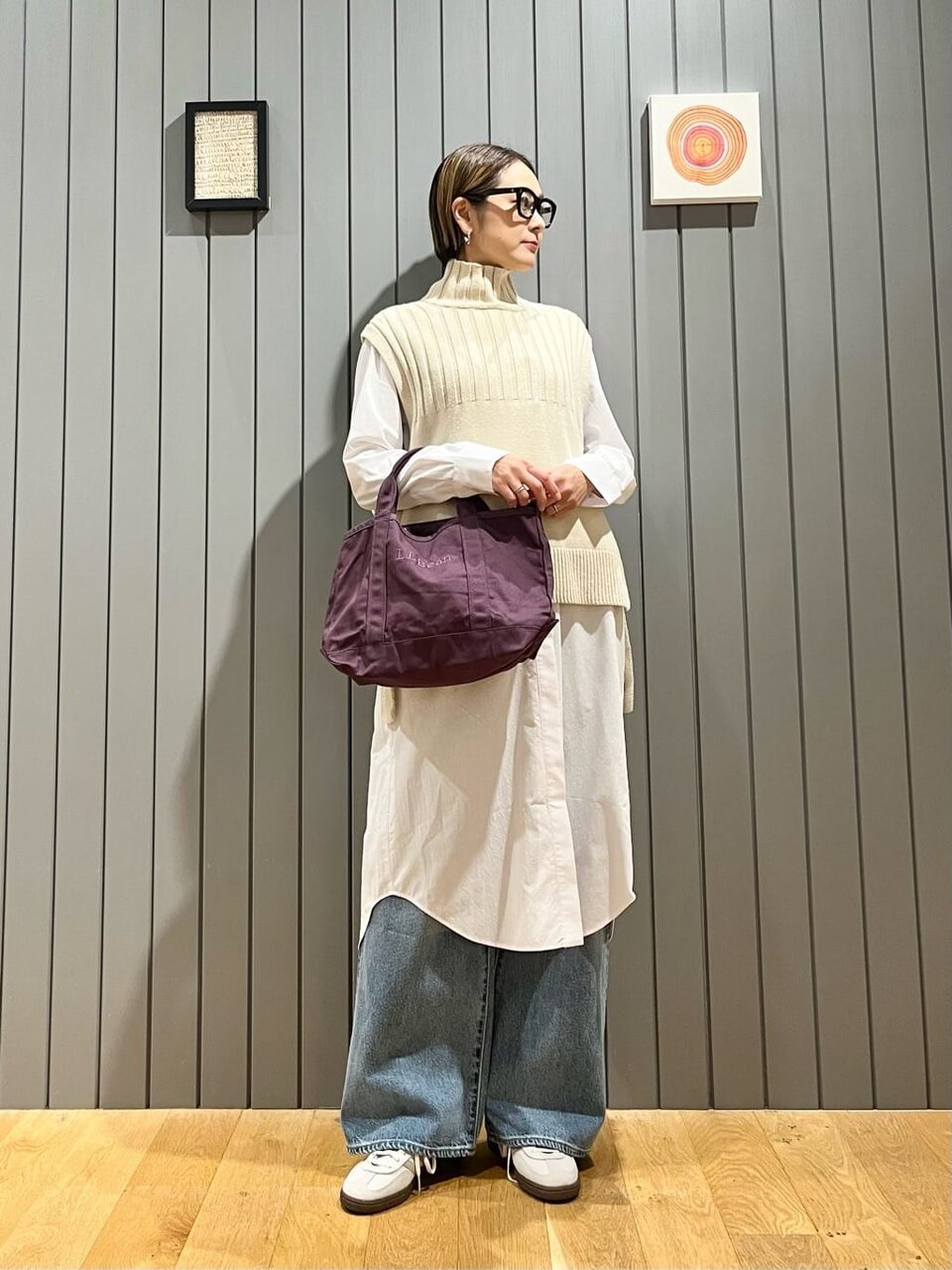 シャツワンピースとベストの冬コーデ