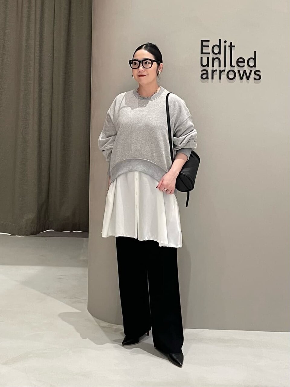 シャツワンピースとスウェットの冬コーデ