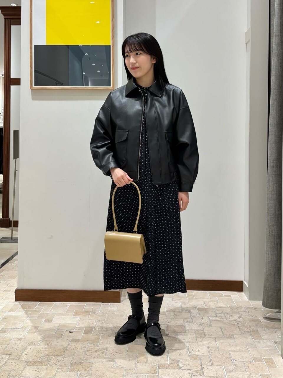 シャツワンピースとブルゾンの冬コーデ