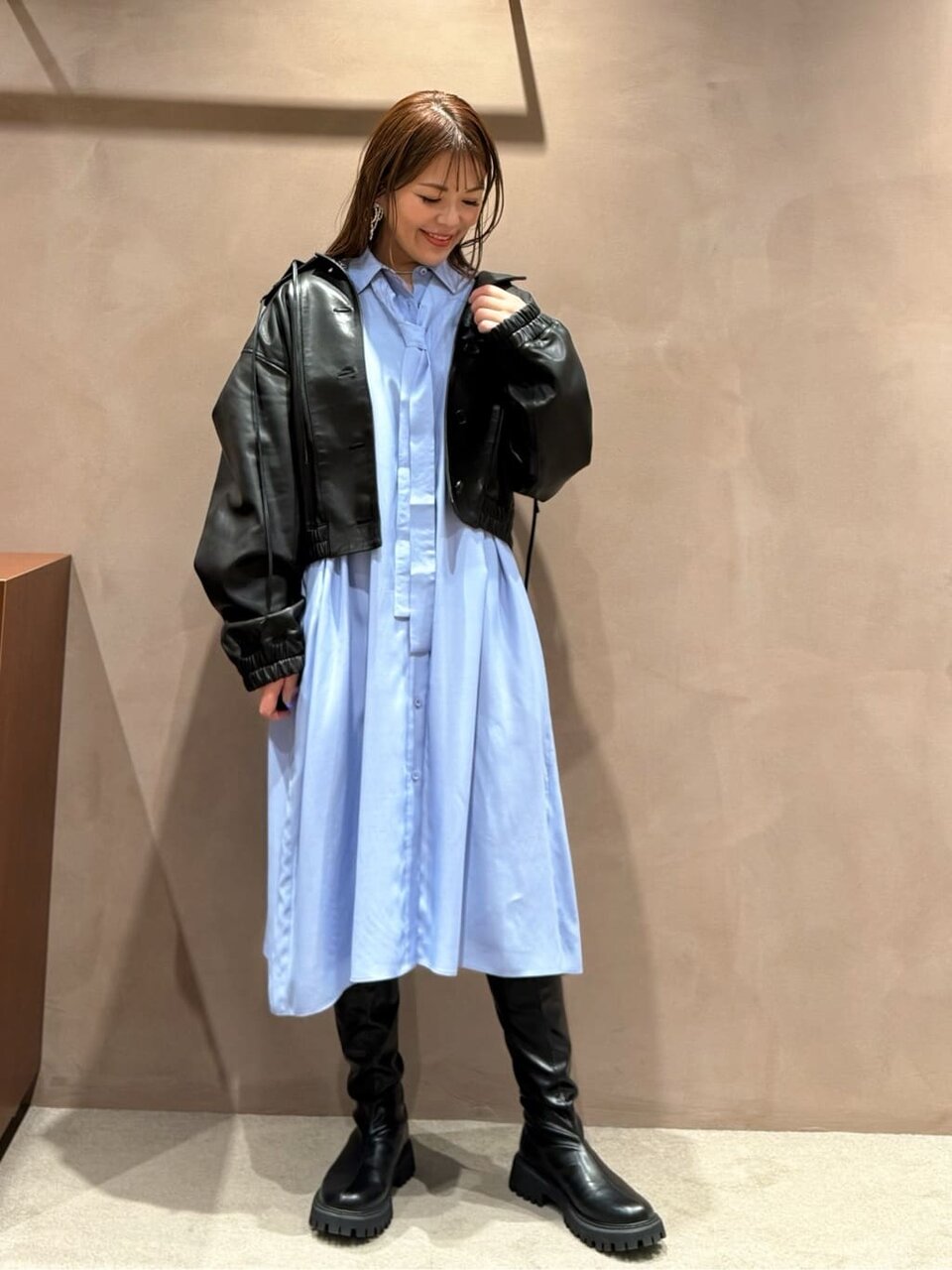 シャツワンピースとブルゾンの冬コーデ