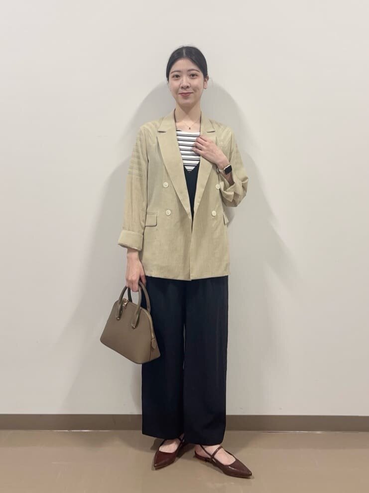 オールインワンとジャケットの最高気温26度コーデ