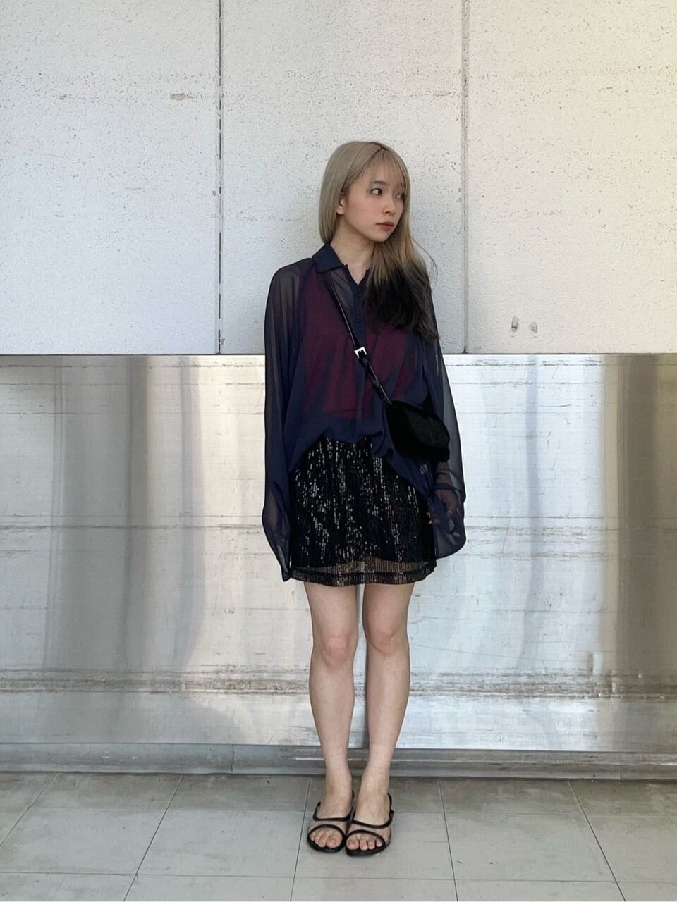 シアーシャツ×ミニスカート