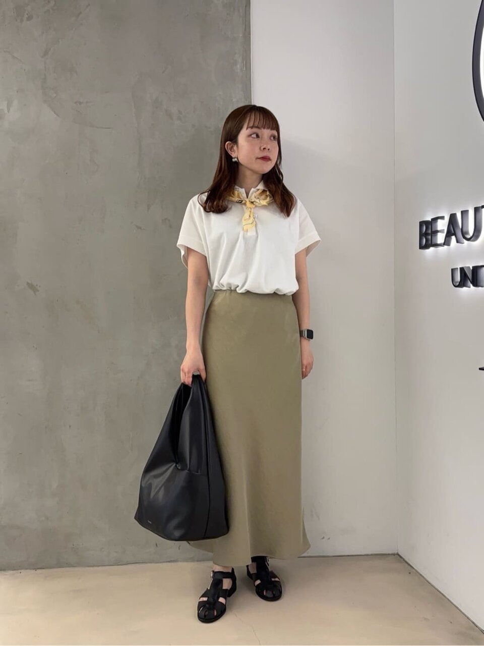 ポロシャツ×フレアスカートのコーデ