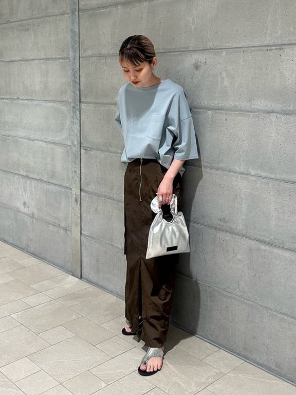 品のあるリラックス感が叶うTシャツコーデ