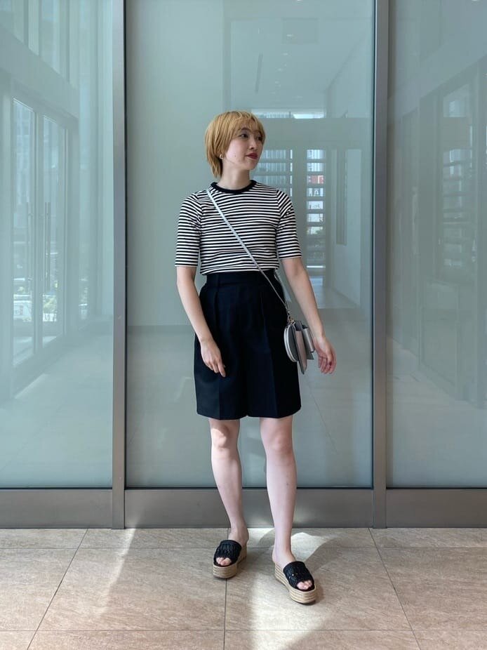  抜け感のあるシンプルなハーフパンツコーデ