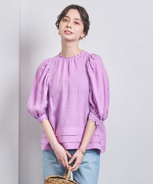ブルべの特徴を持つ女性
