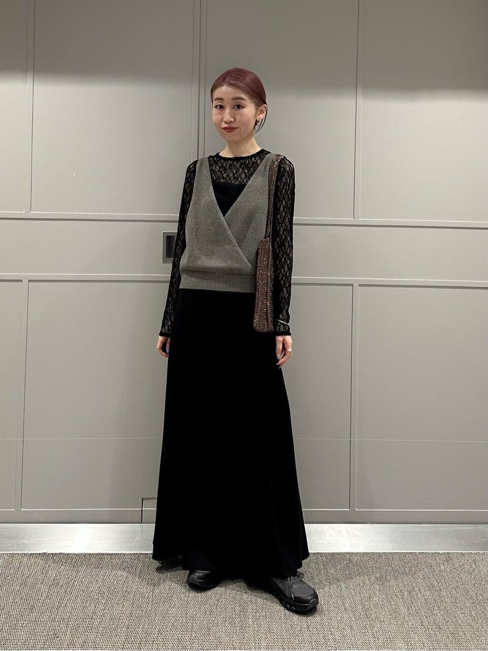 ベスト×黒スカート