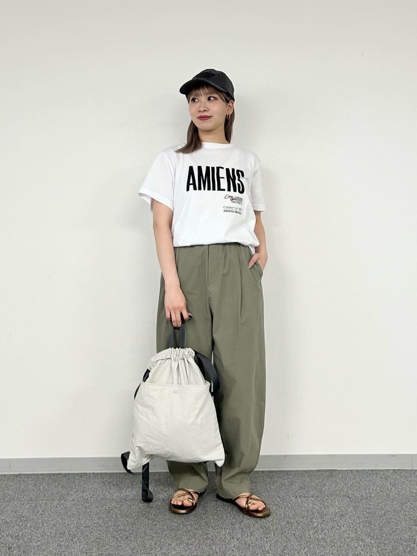 Tシャツとカーブパンツを使った7月後半の服装