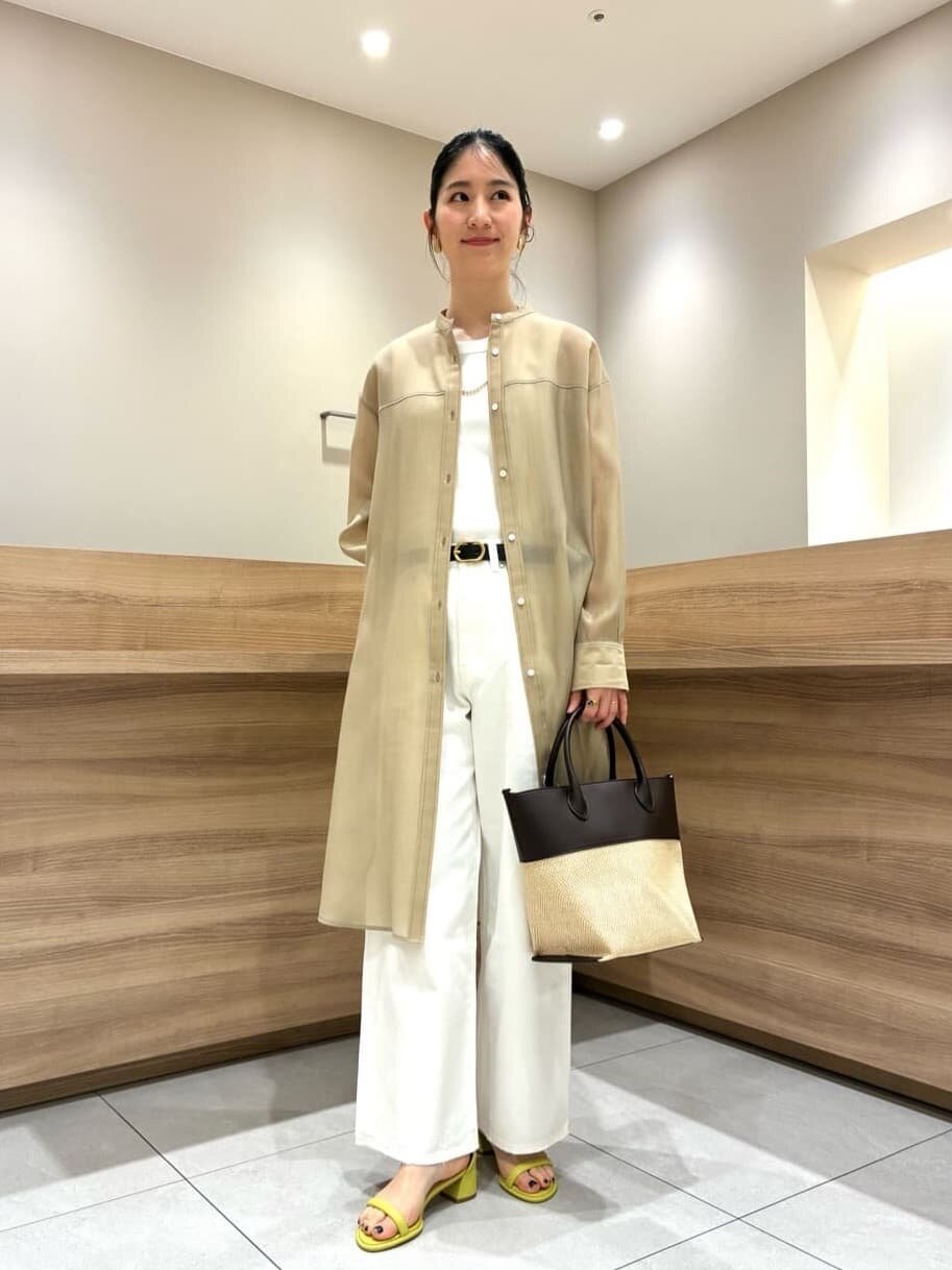 シャツワンピースとデニムパンツを使った7月後半の服装
